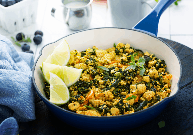 Veganes Rühr-Tofu mit Gemüse