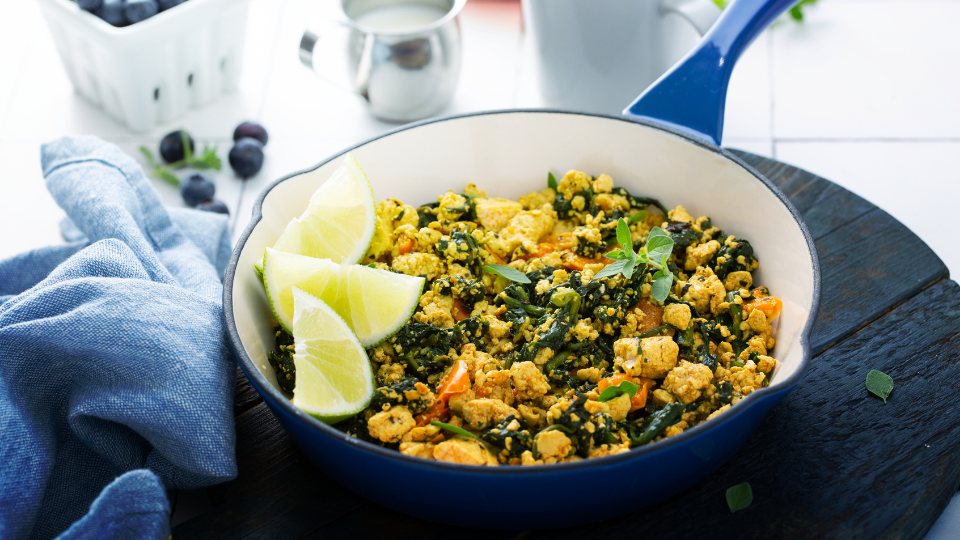 Veganes Rühr-Tofu mit Gemüse