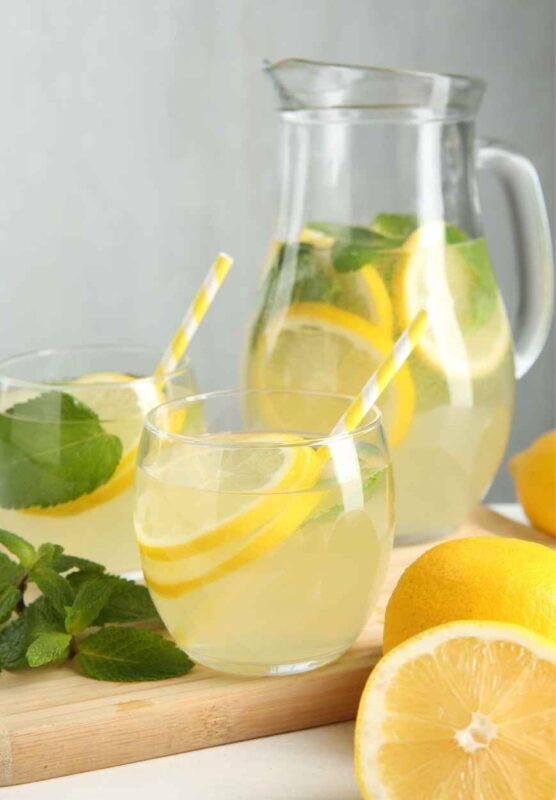 Zitronen-Minze-Saft-Rezept