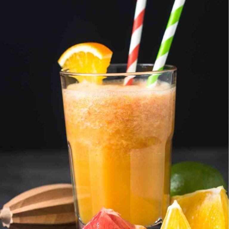 Zitrus-Smoothie mit Orange, Grapefruit und Zitrone