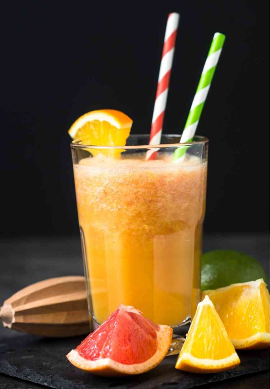 Zitrus-Smoothie mit Orange, Grapefruit und Zitrone