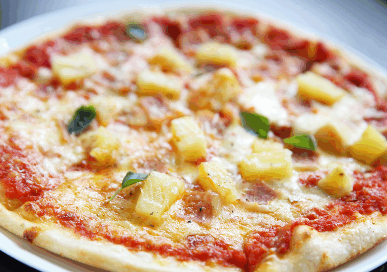 Vegane Ananas-Pizza
