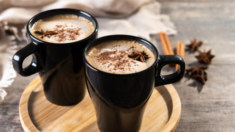 Koffeinfreier Chai Latte (ohne Schwarztee)