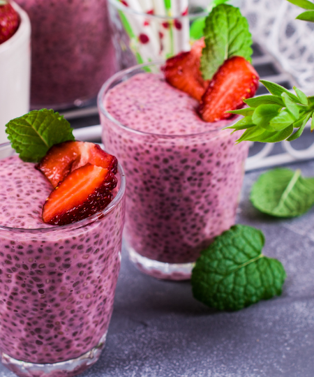 Erdbeer-Kokos-Smoothie mit Chiasamen