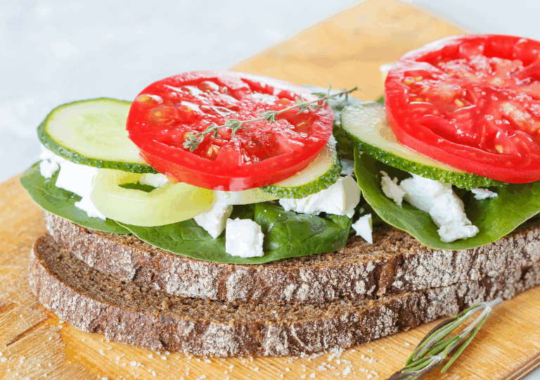 Spinat-Feta-Sandwich