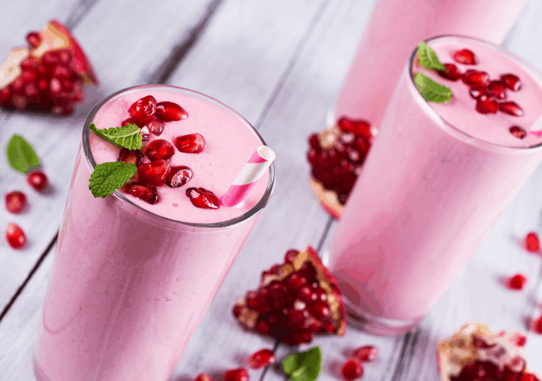 Granatapfel-Beeren-Smoothie mit Haferdrink