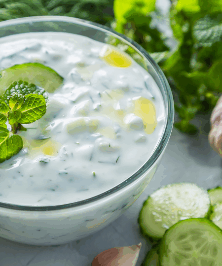Gurkensalat mit Joghurt und Minze