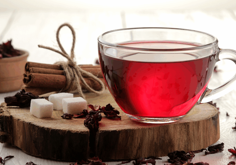 Heißer Hibiskus-Tee (Karkadeh)