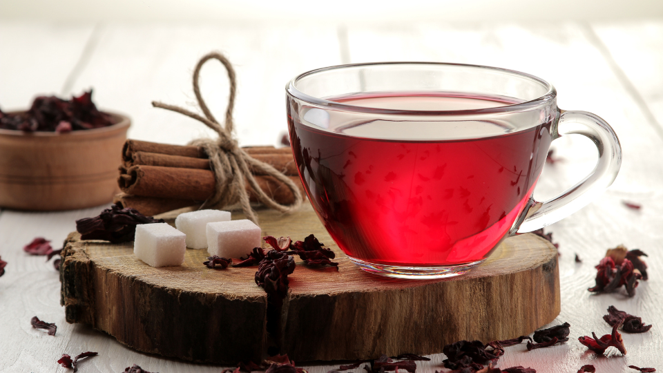 Heißer Hibiskus-Tee (Karkadeh)