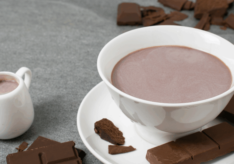 Heiße Schokolade mit Zartbitterschokolade