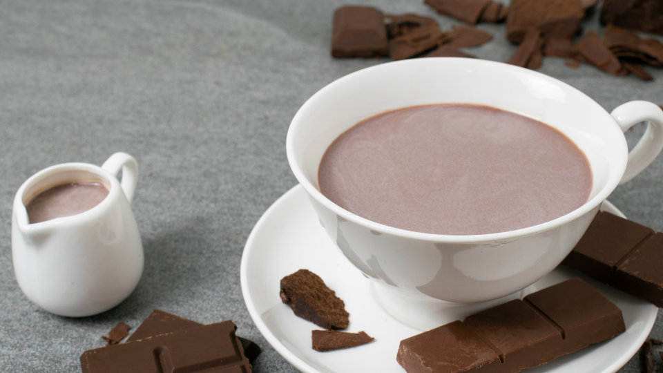 Heiße Schokolade mit Zartbitterschokolade