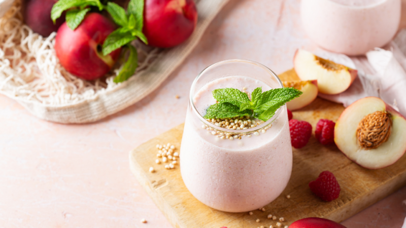 Pfirsich-Himbeer-Smoothie mit Mandelmilch