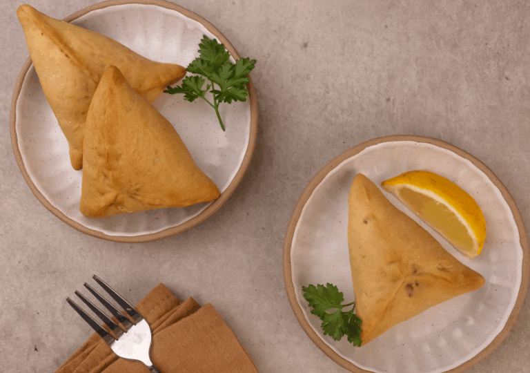 Hummus-Fatayer – Orientalische vegetarische Teigtaschen