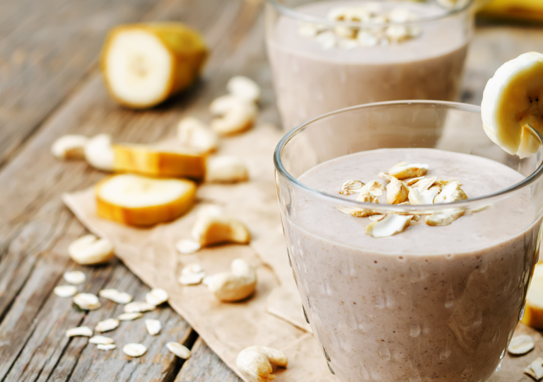 Hafer-Kakao-Smoothie mit Leinsamen