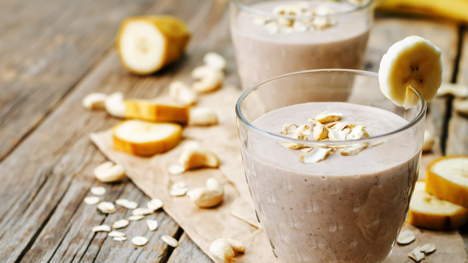 Hafer-Kakao-Smoothie mit Leinsamen