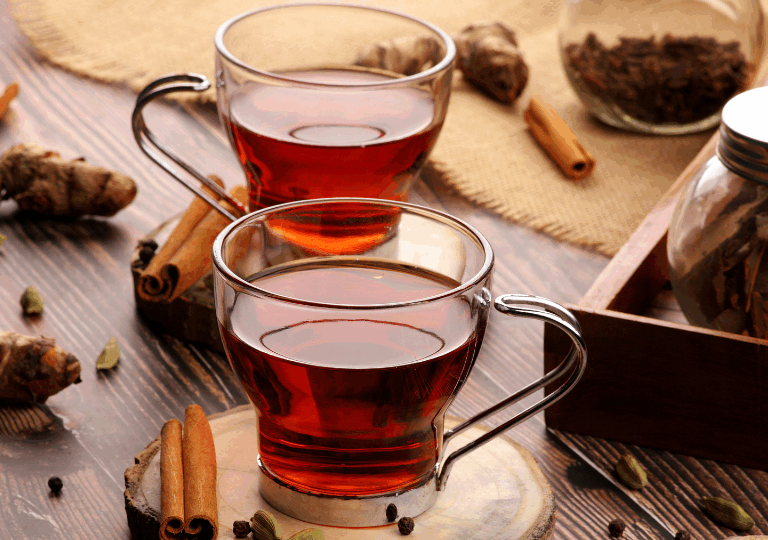 Arabischer Kardamom-Zimt-Tee