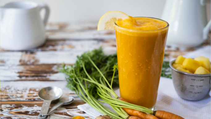 Karotten-Ingwer-Smoothie mit Orange