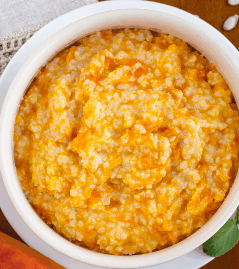 Veganes Kürbis-Porridge mit Kokosmilch und Zimt