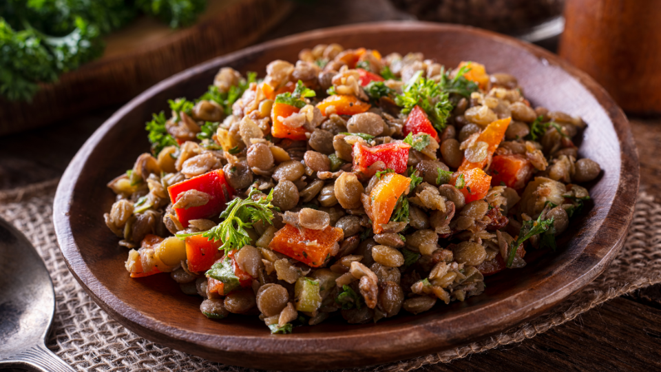 Linsensalat mit Paprika und Kreuzkümmel
