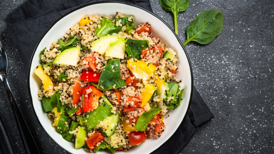 vegane Gemüse-Quinoa-Frühstücksschüssel