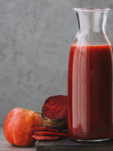Rote-Bete-Apfel-Smoothie mit Ingwer und Zitrone