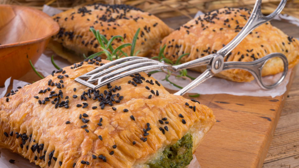 Spinat-Feta-Taschen – Vegetarische Teigtaschen mit Spinat & Käse