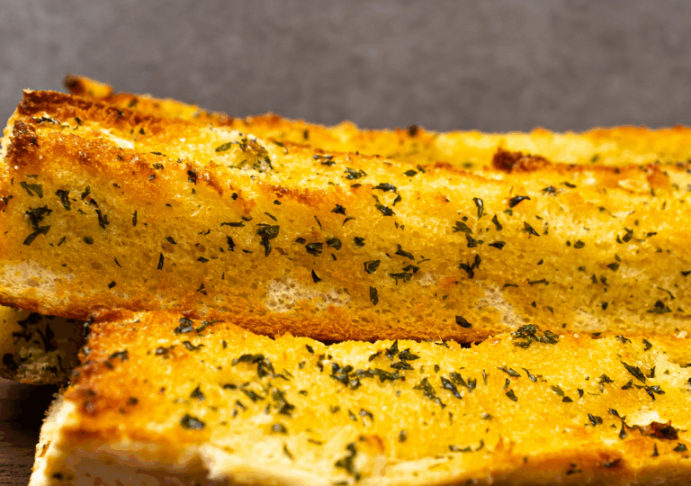 Kräuter-Knoblauch-Stangen – Aromatisches vegetarisches Gebäck