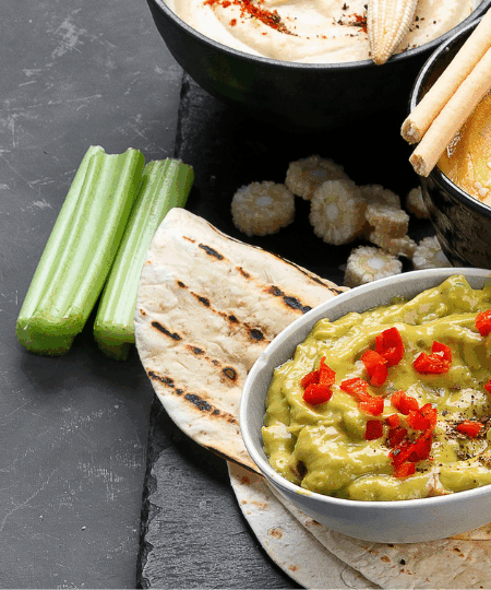 Vegane Brotaufstrich-Variationen: Paprika, Avocado & Bohnen