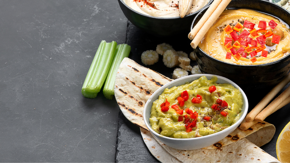 Vegane Brotaufstrich-Variationen: Paprika, Avocado & Bohnen