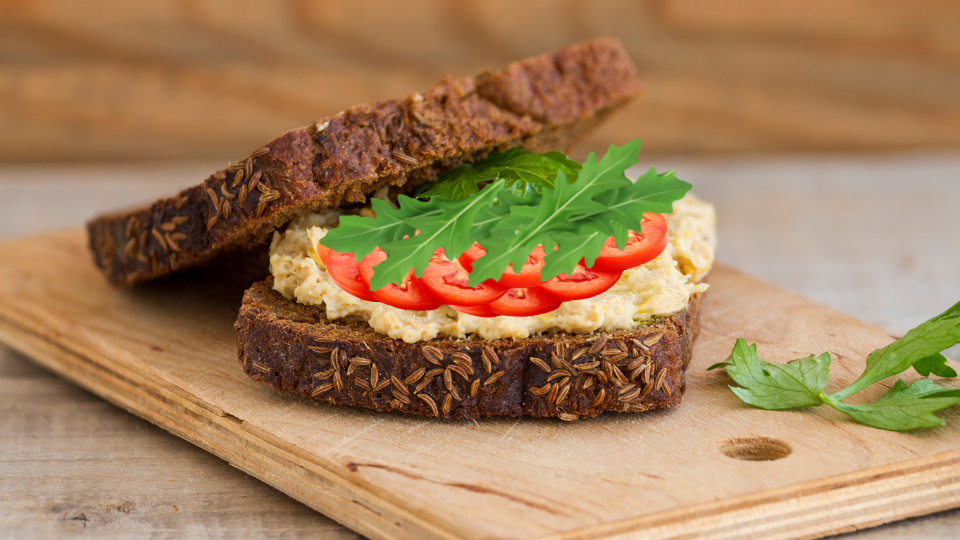 Hummus-Tomaten-Sandwich