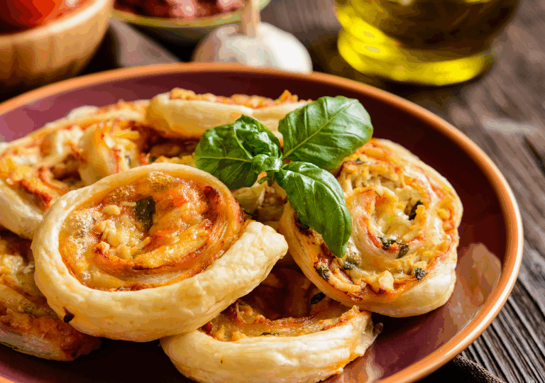 Karamellisierte Zwiebel-Schnecken – vegetarisches Gebäck