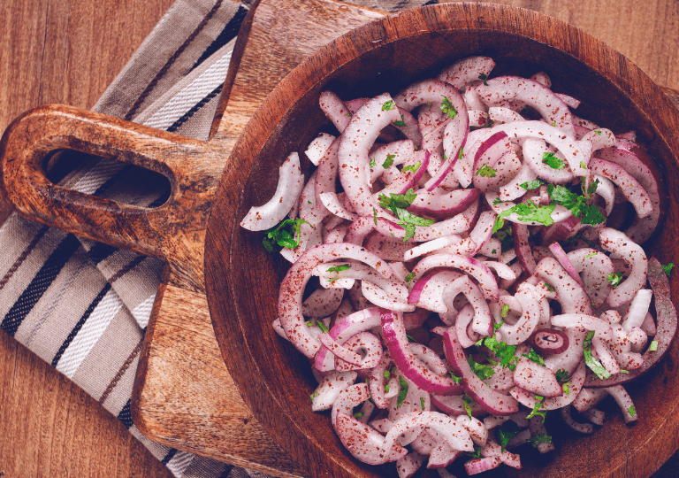 Rote-Zwiebel-Salat mit Sumach