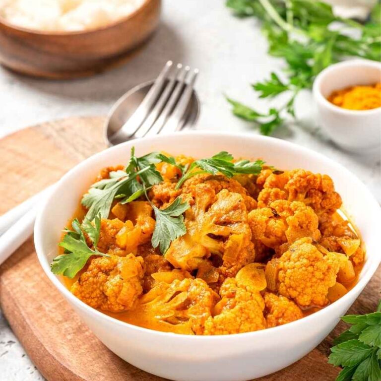 Blumenkohl mit Curry-Sauce
