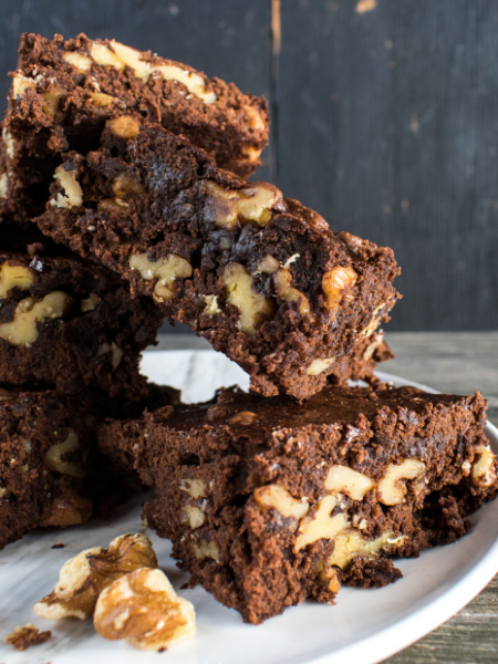 Schoko-Brownies mit Walnüssen