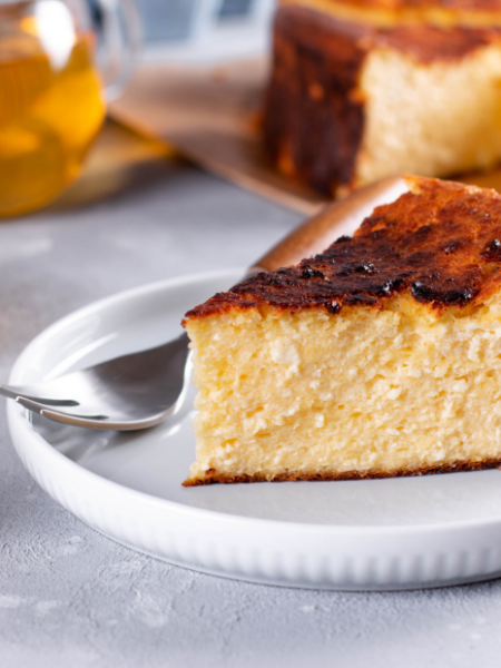 Klassischer Käsekuchen mit Zitronenaroma