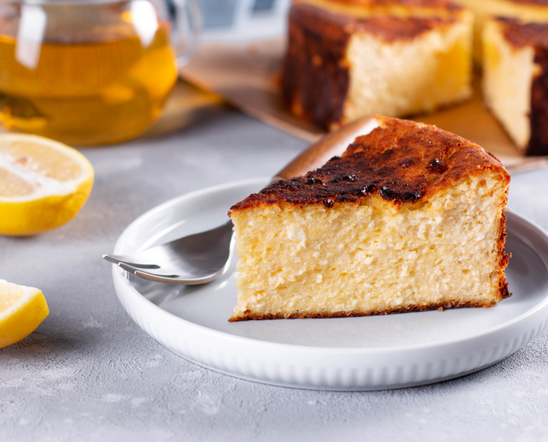 Klassischer Käsekuchen mit Zitronenaroma