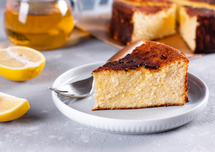 Klassischer Käsekuchen mit Zitronenaroma