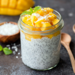 Kokos-Chia-Pudding mit Mango