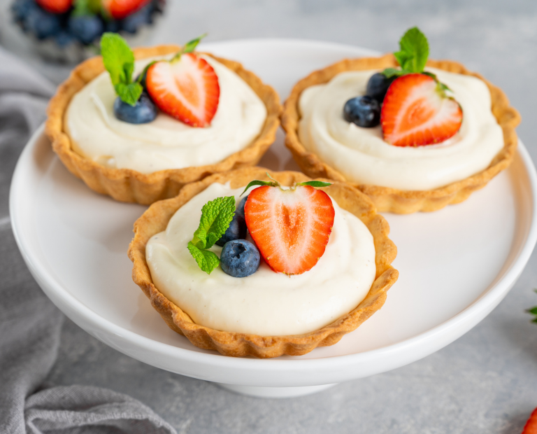 Vanille-Pudding-Törtchen mit Beeren (vegan)