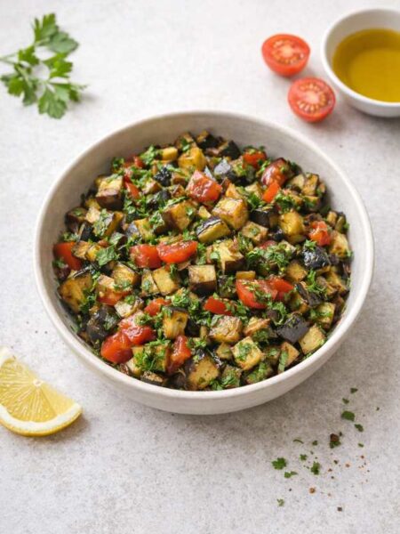 Auberginen-Salat Rezept – Einfach, schnell & mediterran