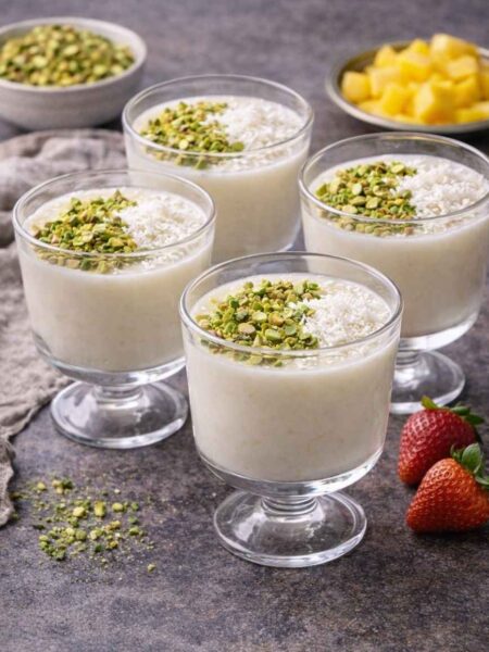 Mahalabia – Cremiger Milchpudding mit Kokos und Rosenwasser