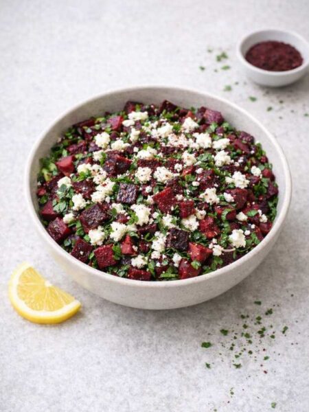 Rote-Bete-Salat mit Feta – Einfach, gesund & in 15 Minuten fertig