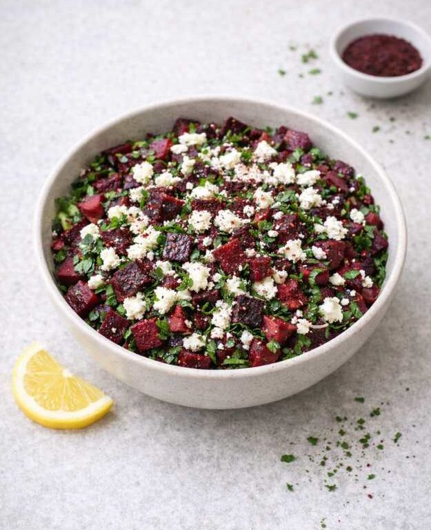 Rote-Bete-Salat mit Feta – Einfach, gesund & in 15 Minuten fertig