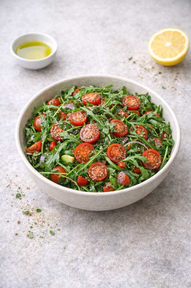 Rucola-Salat mit Kirschtomaten – Einfach & in 10 Minuten fertig