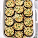 Ofen-Auberginen mit veganem Käse – einfach, mediterran & herzhaft