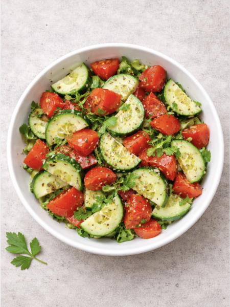 Gurken-Tomatensalat mit Oregano – frisch, einfach & mediterran