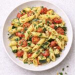 Pasta mit geröstetem Gemüse – einfach, gesund & mediterran