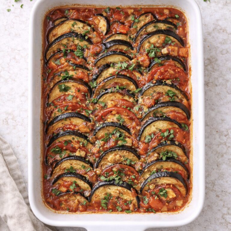 Auberginen-Tomaten-Auflauf – einfach & mediterran