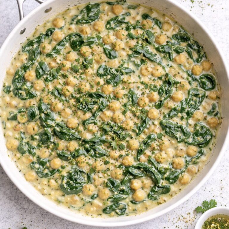 Kichererbsen mit Spinat in cremiger veganer Sahnesauce