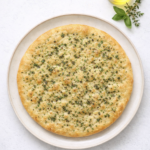 Italienisches Kräuter-Fladenbrot – einfach, fluffig & mediterran